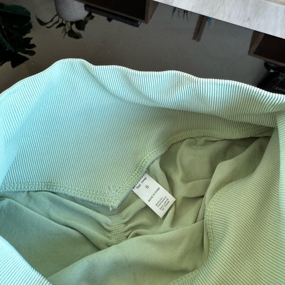 Rapidwear Perform Scrunch Bum Shorts - MINT- Small - Picture 4 of 11